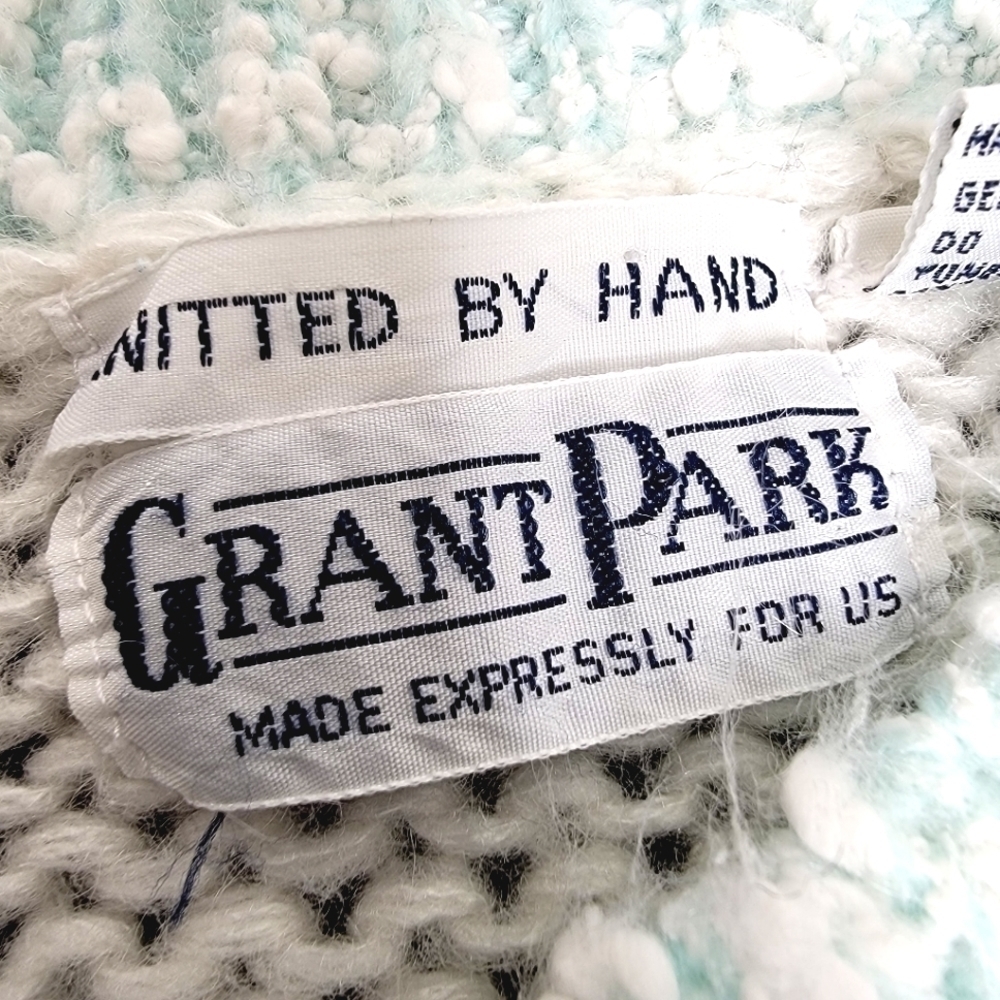Hand Knit Grant Park Women's Small Acrylic Pastel Triangular Pattern RN# 67720 - Picture 8 of 12